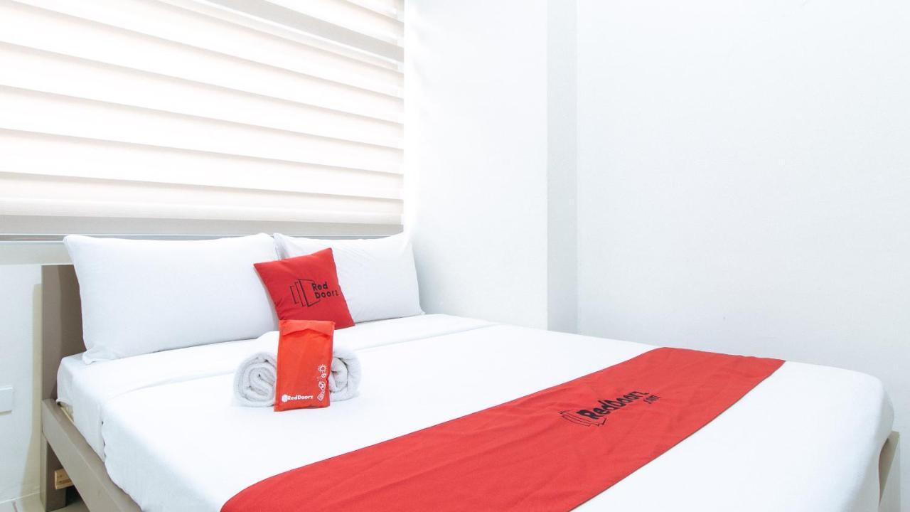 Reddoorz Plus @ Urban Deca Tower Edsa 2 Mandaluyong Buitenkant foto