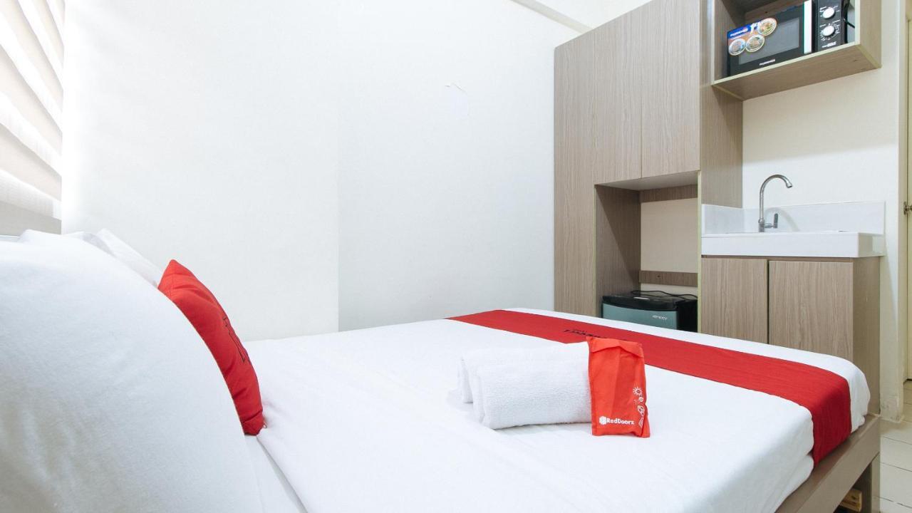 Reddoorz Plus @ Urban Deca Tower Edsa 2 Mandaluyong Buitenkant foto