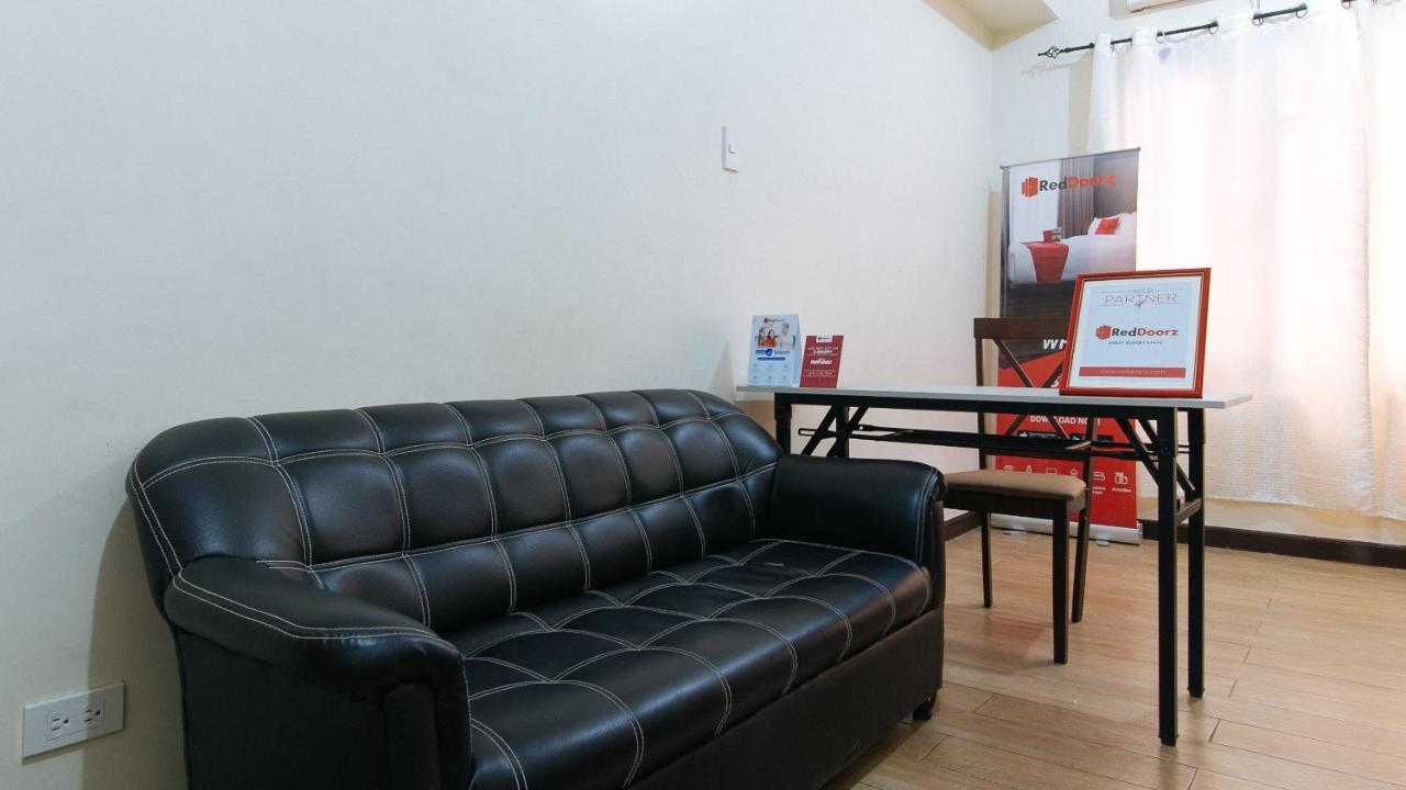Reddoorz Plus @ Urban Deca Tower Edsa 2 Mandaluyong Buitenkant foto